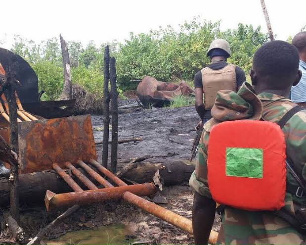 FG uncovers 145 illegal refineries in Niger Delta