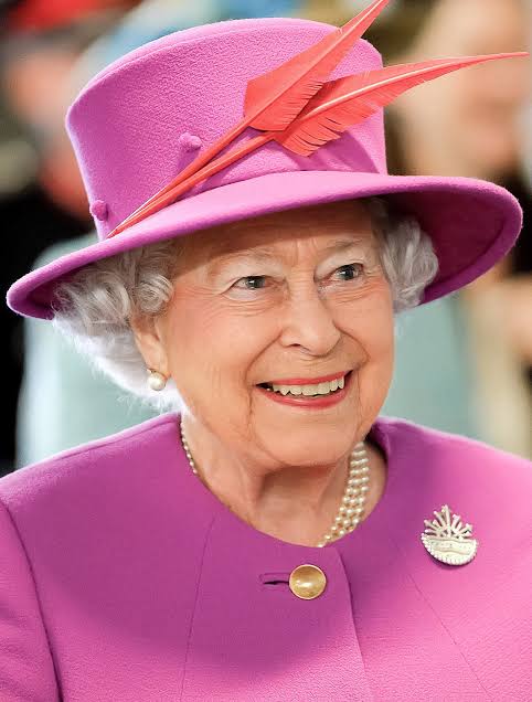 [BREAKING] Queen Elizabeth II tests positive for COVID-19