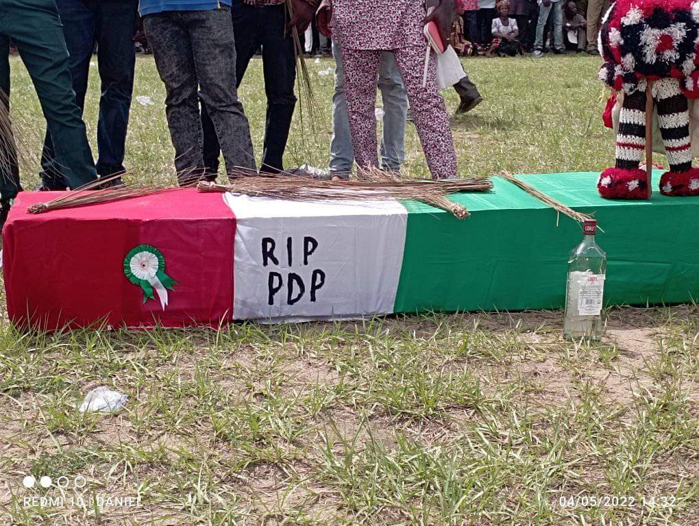 "RIP PDP" Coffin Appears on Godswill Akpabio Presidential Declaration in Akwa-Ibom