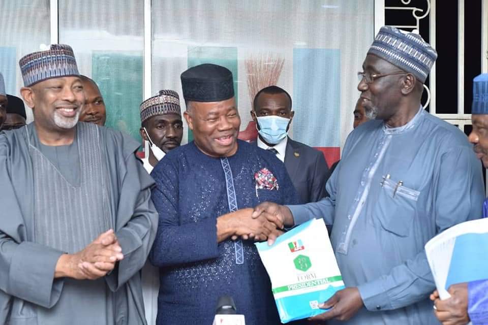 [PHOTOS] Godswill Akpabio submits presidential form with over 370 delegates' endorsement