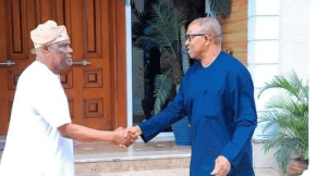 The Presidential Candidate of the Labour Party, Peter Obi met with Rivers State Governor, Nyesom Wike behind closed-doors on Wednesday, June 22, 2022, in Port-Harcourt, Rivers State. Wike who is widely rumoured to be plotting an exit from the Peoples Democratic Party, PDP following his loss at the Party primaries and not emerging the running mate to Atiku Abubakar, the party’s 2023 presidential flag-bearer. This meeting is coming amidst reports that Obi and his party are in talks with NNPP Presidential Candidate, Rabiu Kwankwaso over a possible merger. Political Analysts reveal that if the merger succeeds, it will create big problems for the Ruling All Progressives Congress, APC and the main opposition, Peoples Democratic Party, PDP. It’s currently unclear the outcome of the meeting but it’s largely connected to the 2023 Presidential Elections. More coming shortly...