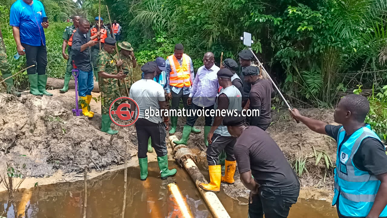 [PHOTOS] PNNPCL, top security agencies, others visit newly discovered illegal pipeline in Delta