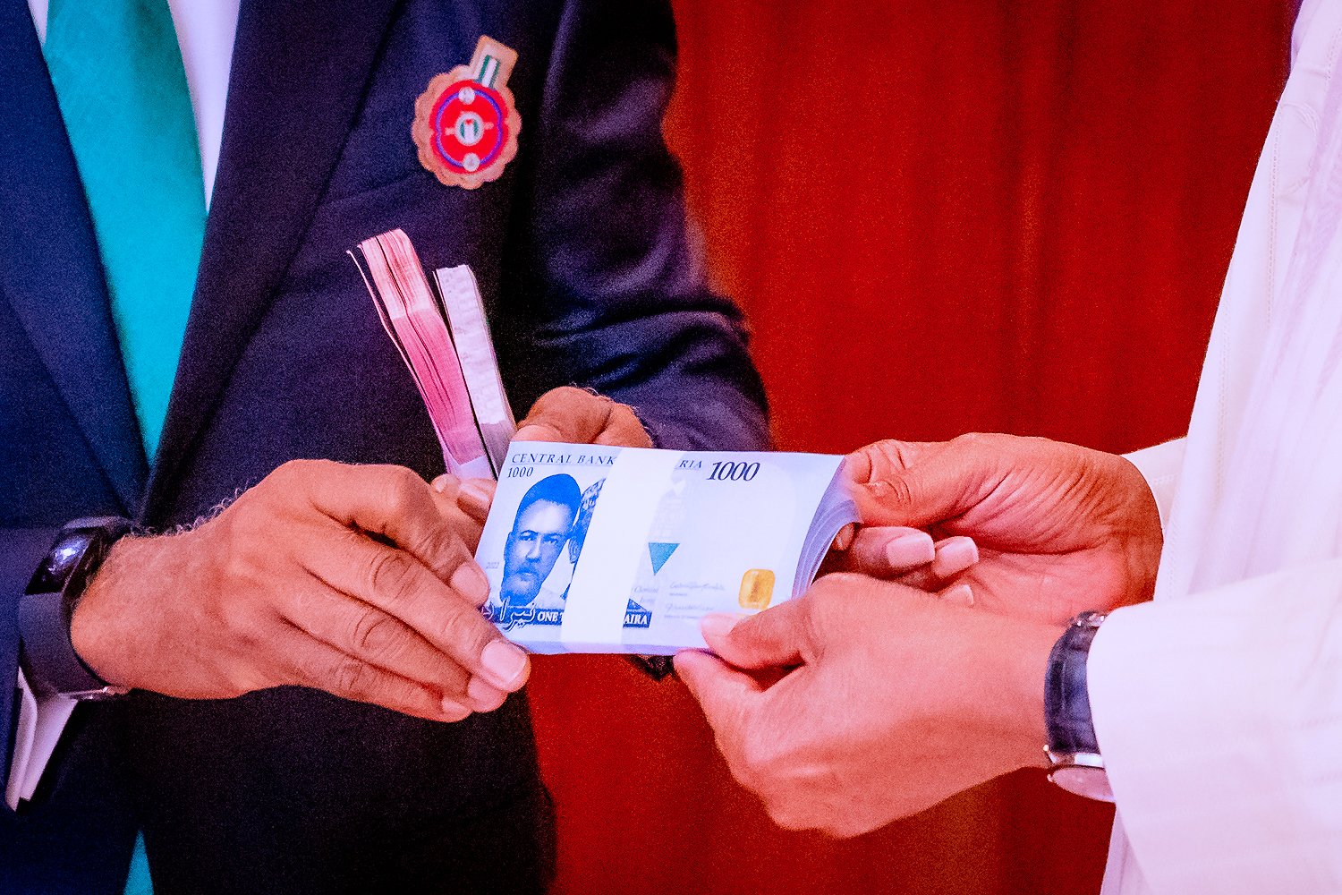 PHOTOS: President Buhari unveils redesigned naira notes