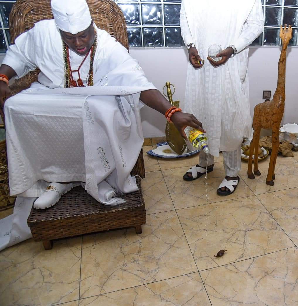 [PHOTOS] Oni of Ife visits Ayiri in Warri