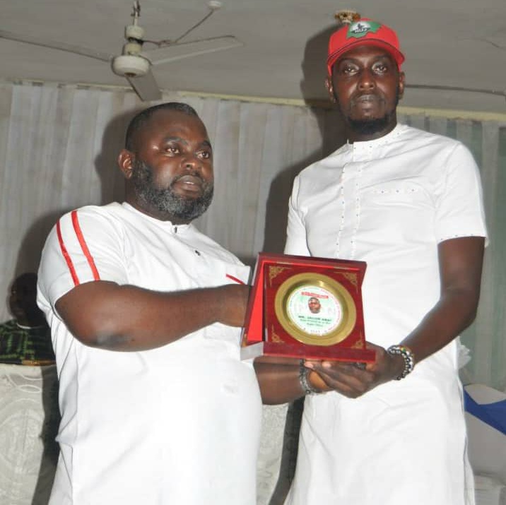GbaramatuVoice CEO wins "Best Publisher in the Niger Delta" Award